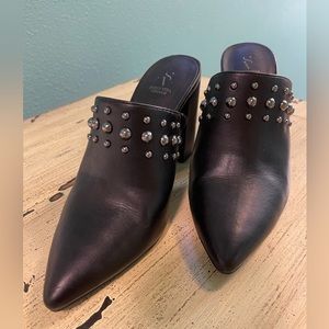 NWOT, Simply Vera Wang Slip on Heal. Black Size 7